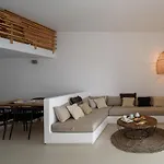 Luxury ثيرا