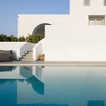 Luxury 4* Fira (Santorini)