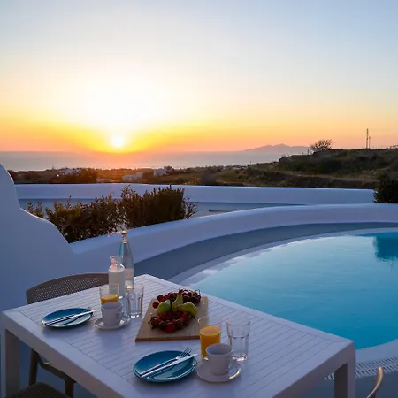 Luxury 4* Fira (Santorini)